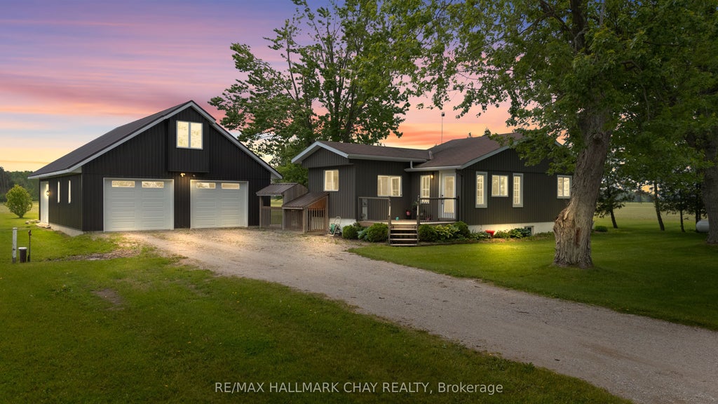 2533 Flos 3 Road W, Springwater