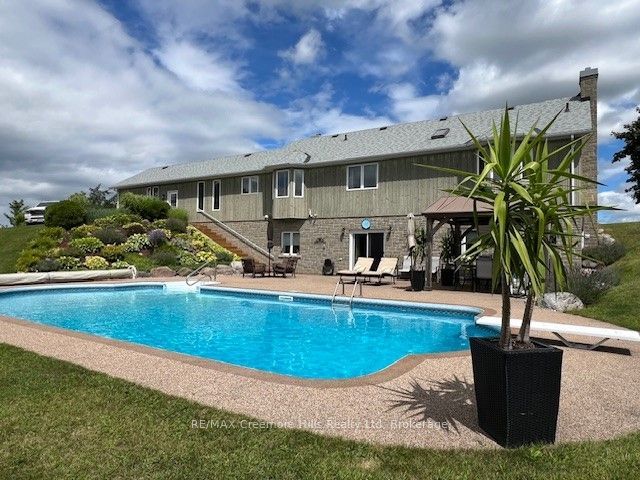 2332 Centre Line Road, Clearview