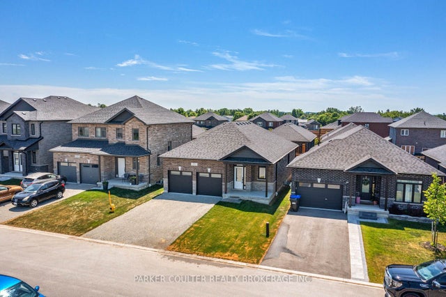 127 Ritchie Crescent, Springwater