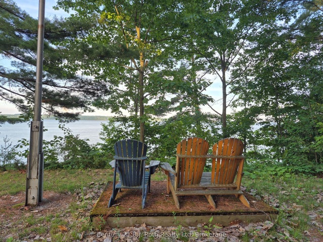 1379 Champlain Road, Tiny