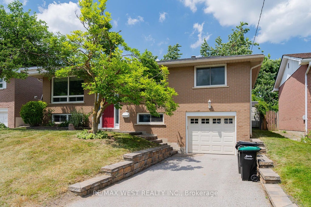 142 Cundles Road E, Barrie
