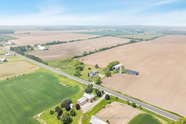 160 Lafontaine Road W, Tiny