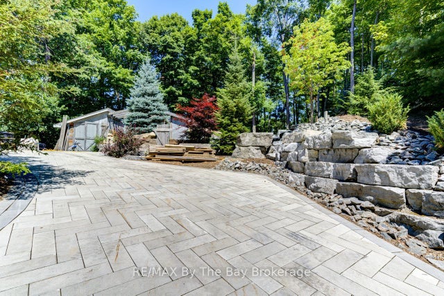 6 Beech Wood Road, Oro-Medonte