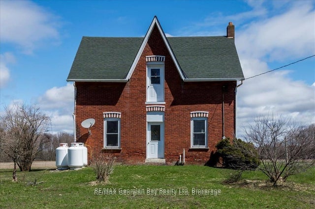 579 Marshall Road, Tiny