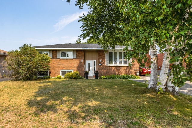 32 Kerr Drive, Penetanguishene