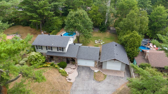 31 Lawrence Avenue, Springwater