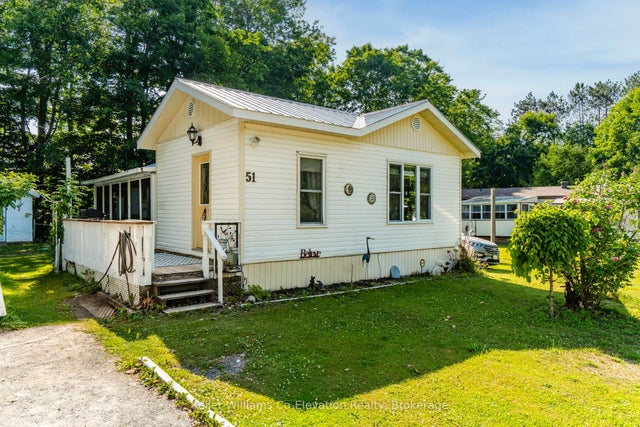 5263 Elliott Side Road 51, Tay