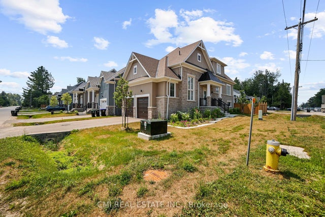 3205 Mosley Street, Wasaga Beach