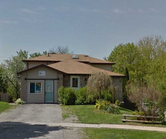 65 Hickling Trail Room #1, Barrie