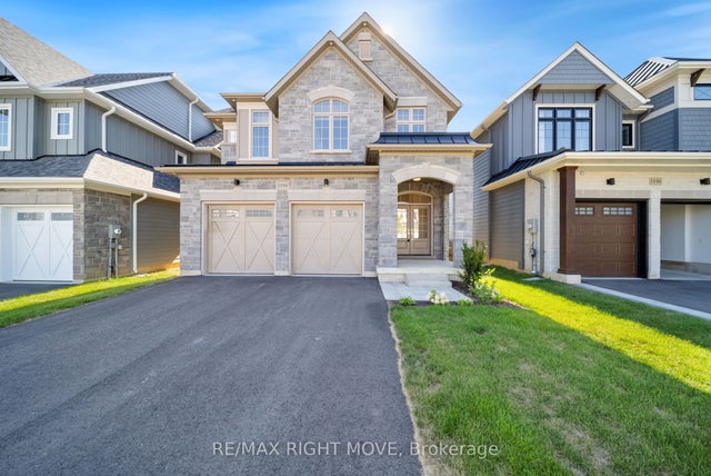 3194 Orion Boulevard, Orillia