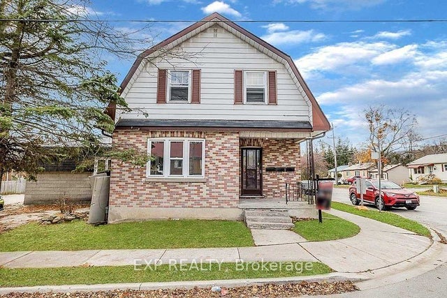 94 Eccles Street N, Barrie