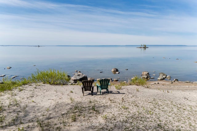 70 Wahnekewening Drive, Tiny