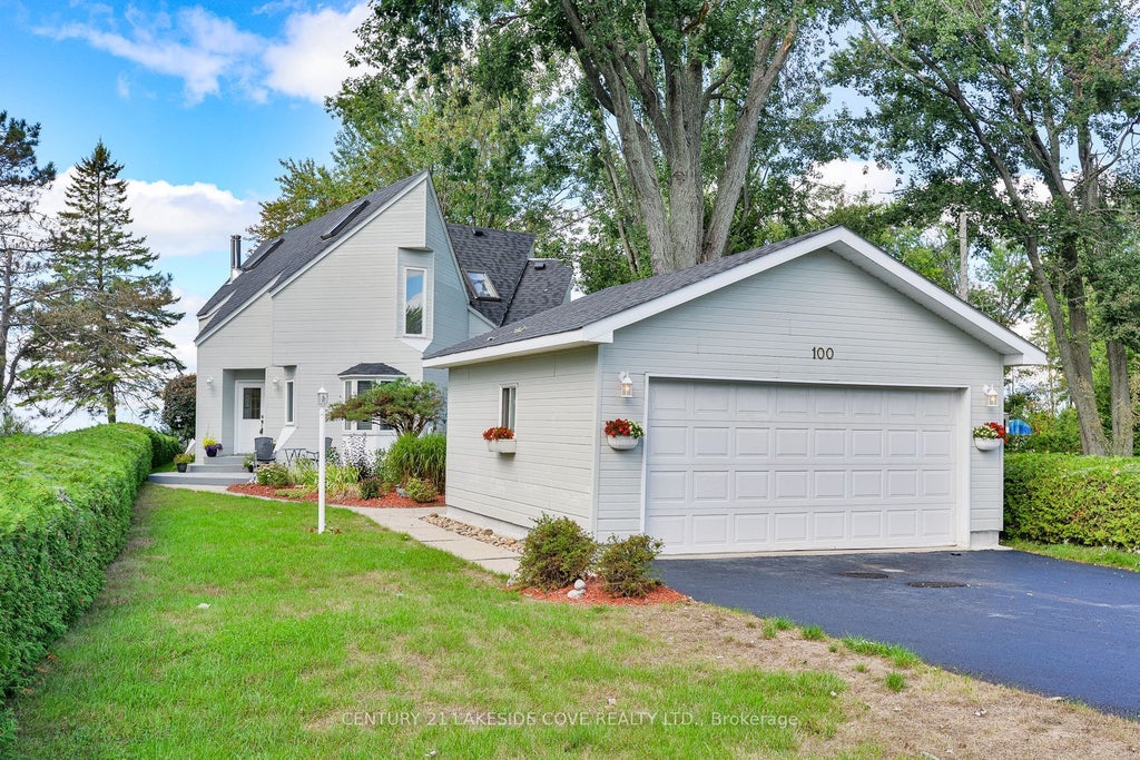 100 Lake Avenue, Ramara