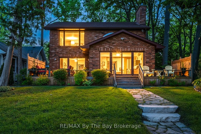 38 Willow Drive, Tiny