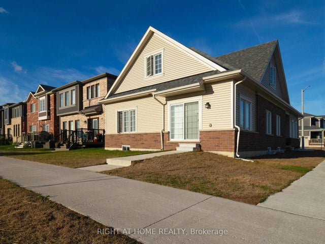 1 Harvest Crescent, Barrie
