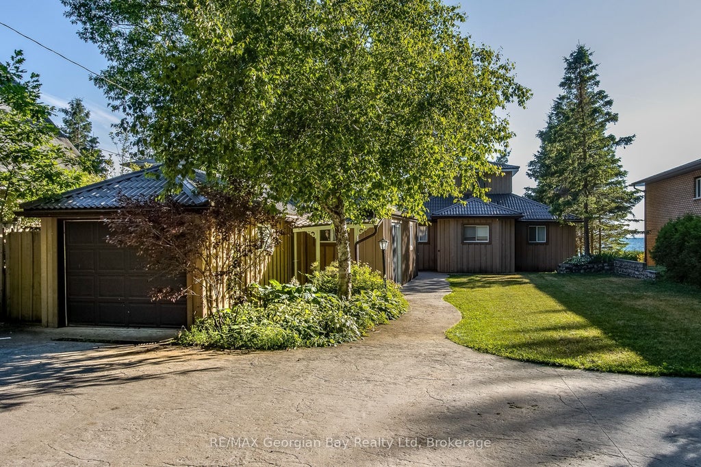 16 Yarwood Road, Tiny