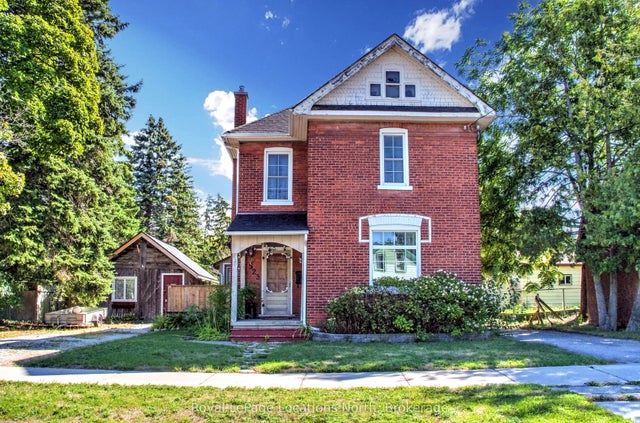 523 Hurontario Street, Collingwood