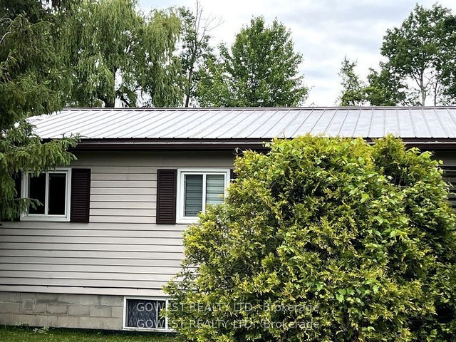 137 First Avenue, Tay