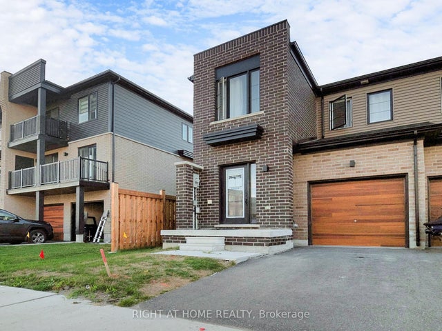 33 Pumpkin Corner Crescent, Barrie