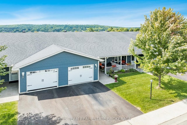 8 Chamberlain Crescent, Penetanguishene