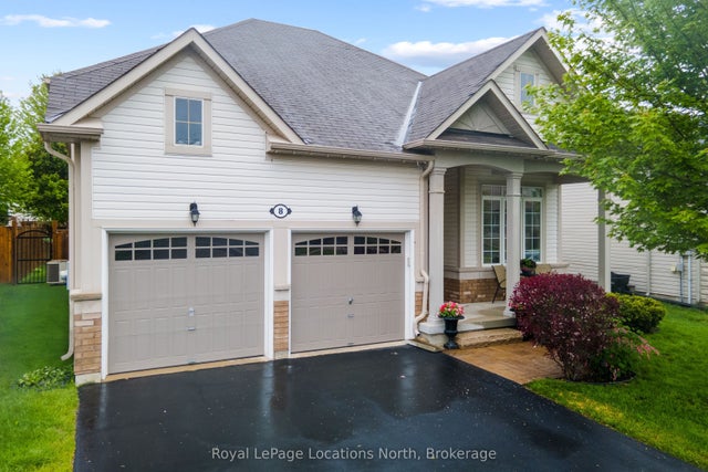 8 Broadpoint Street, Wasaga Beach