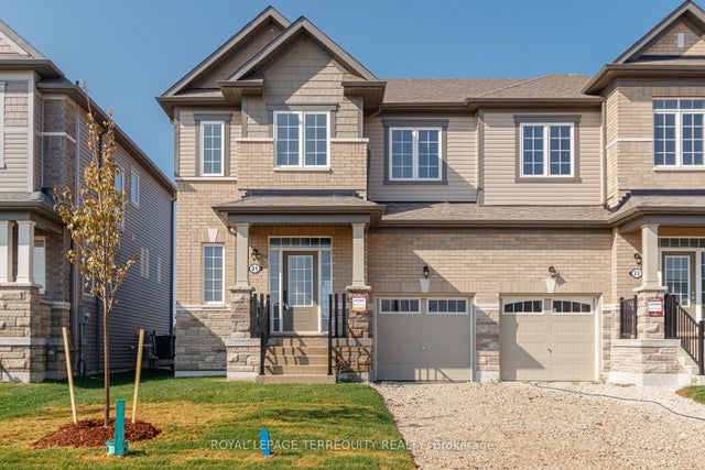 21 Mission Street, Wasaga Beach