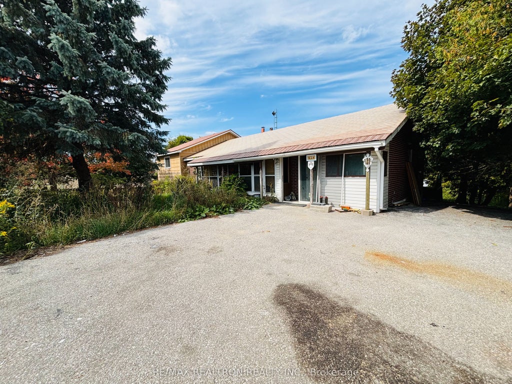 850 Lockhart Road, Barrie