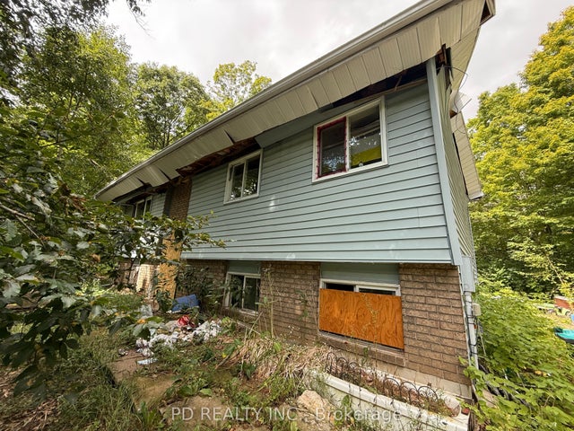 162 Farlain Lake Road W, Tiny
