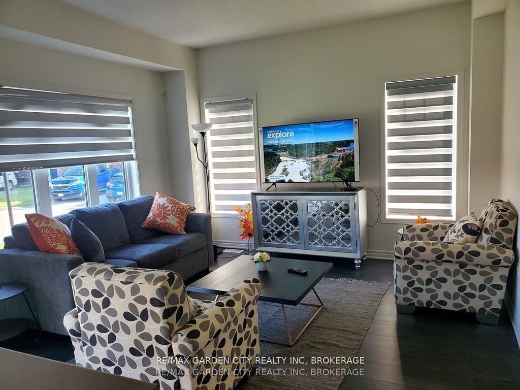 8 Hills Thistle Drive, Wasaga Beach