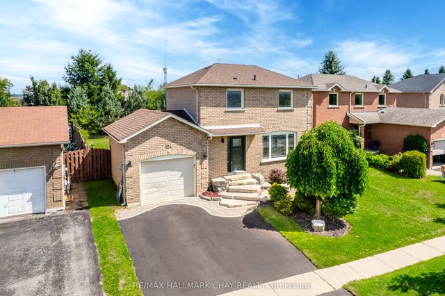 124 Brown Street, Barrie
