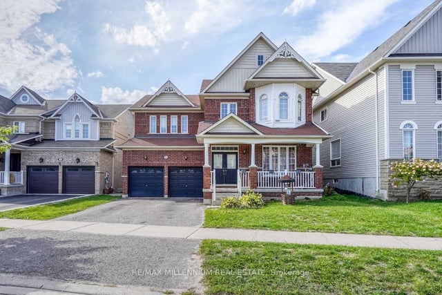 52 The Queens Way, Barrie