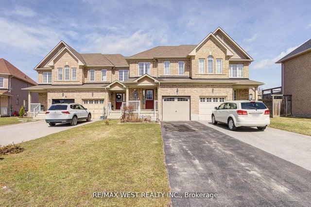 14 Lancaster Court, Barrie