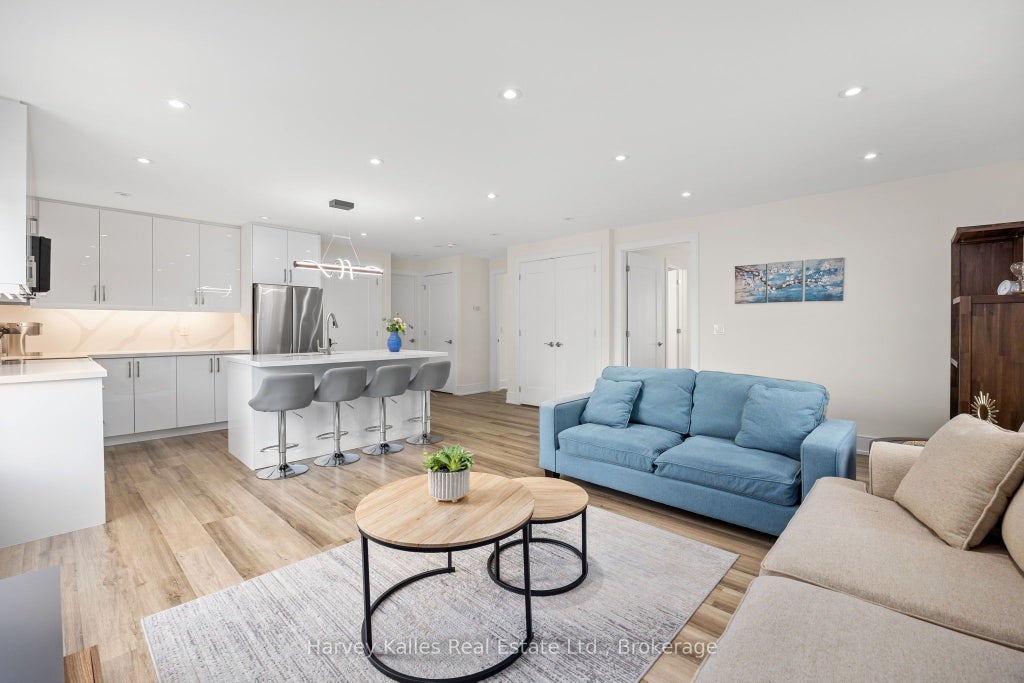 297 Seventh Street Unit B, Collingwood