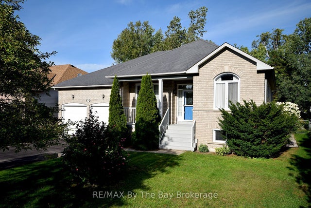 150 Silver Birch Avenue, Wasaga Beach
