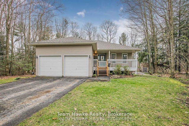 22 Laurier Boulevard, Tiny