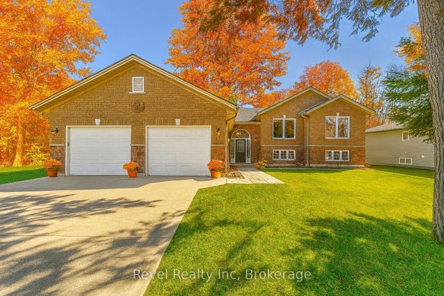 89 Trout Lane, Tiny