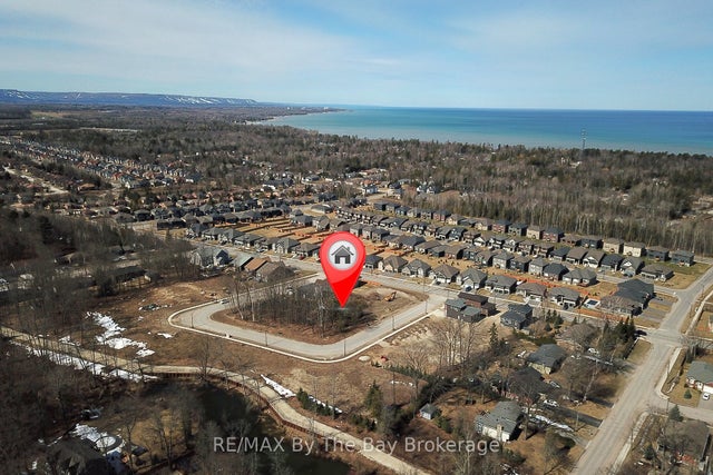 36 Joanne Crescent, Wasaga Beach
