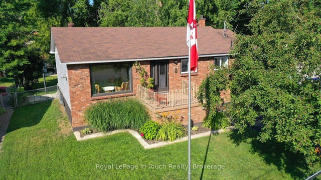 8 Cyril Martin Place, Severn