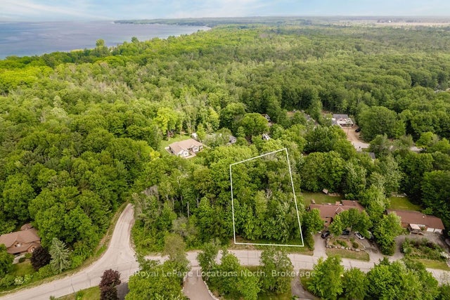 16 Sunward Drive, Wasaga Beach