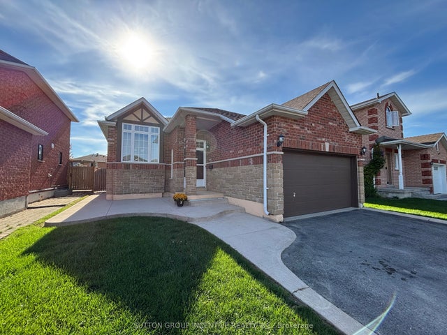49 Felt Crescent, Barrie