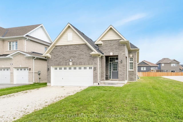 227 Mowat Street N, Clearview