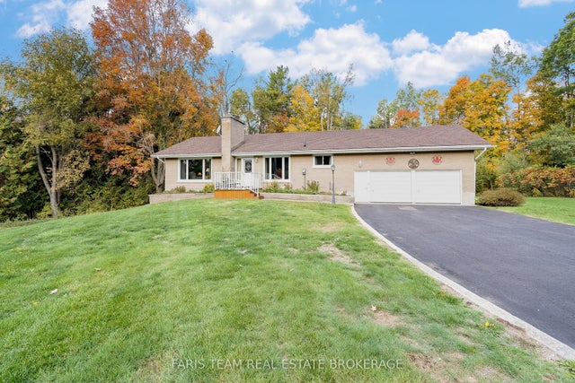 2826 Horseshoe Valley Road W, Springwater