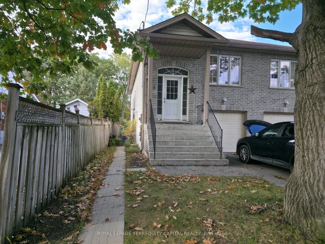 102 Henry Street, Barrie