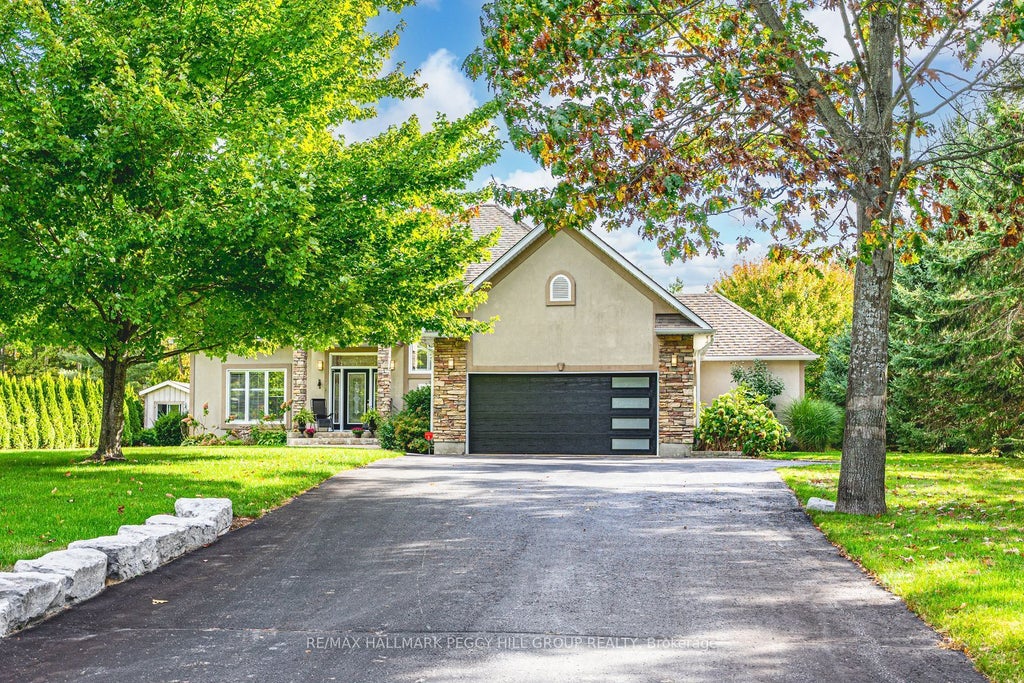 127 Goldfinch Crescent, Tiny