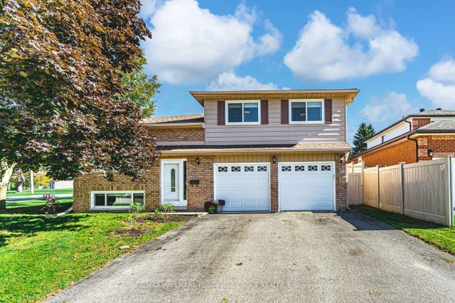 2 Carmichael Court, Orillia