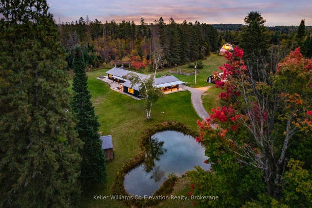 1076 Beaver Lane, Springwater