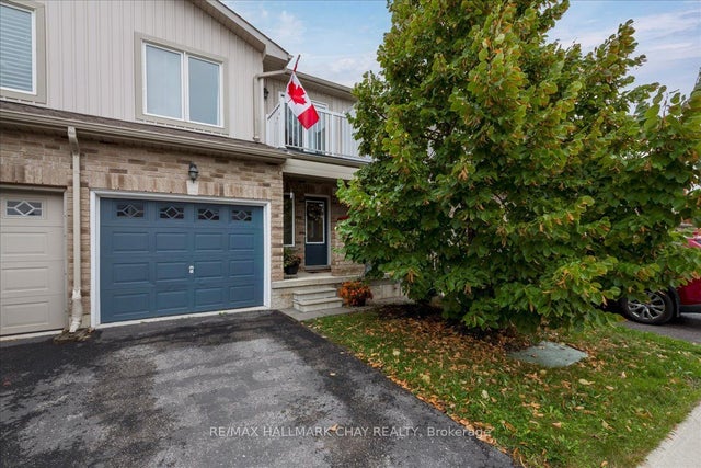 90 Sovereigns Gate 7, Barrie