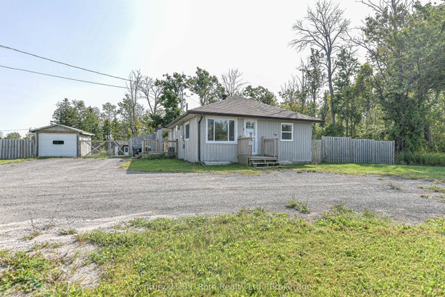 8441 11 Highway, Severn