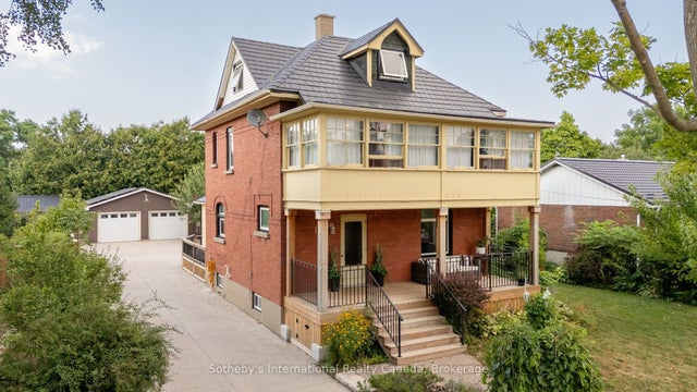 12 Elizabeth Street W, Clearview