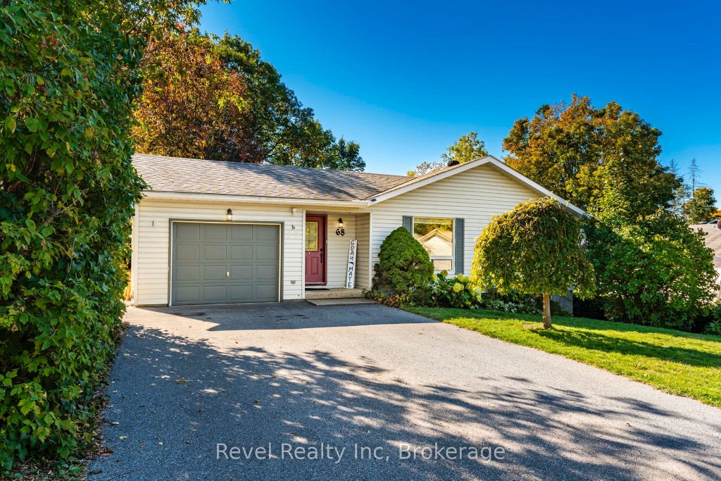 68 Broad Street, Penetanguishene